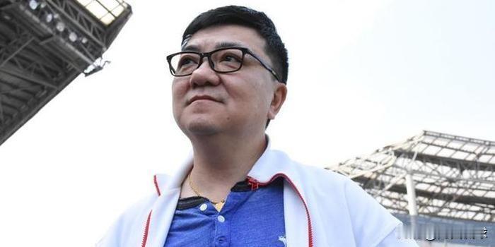 有一说一，董路担任中国国家队的概率几乎为零。第一，董路没有A级教练证，中国足协不
