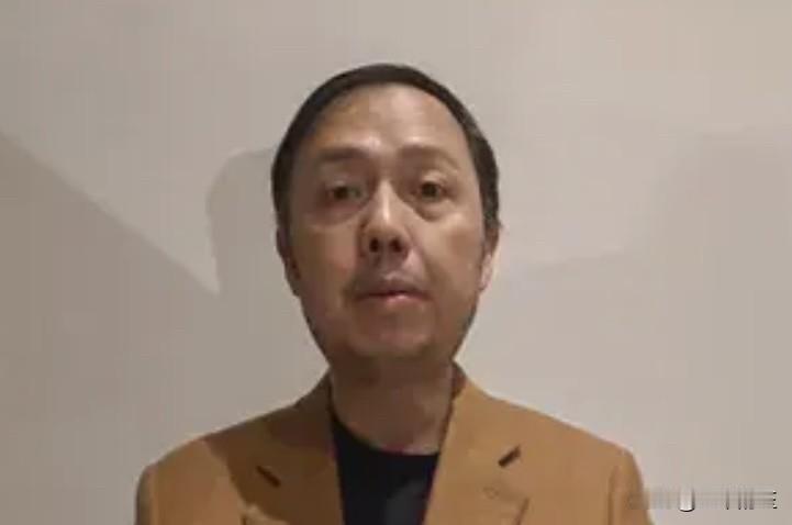 菲律宾内政部长胡安维克·雷穆拉周二透露，前众议员、在逃人员扎尔迪.科目前正在福布