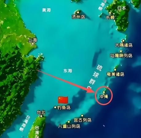 我一直以为咱们解放军的铁拳会首先打台湾省，但最近越来越觉得我们海军的第一个铁拳方