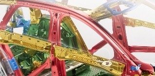 还有惊喜发现：EX60也用上了热气胀管，从A柱一直延伸到后门上门环。