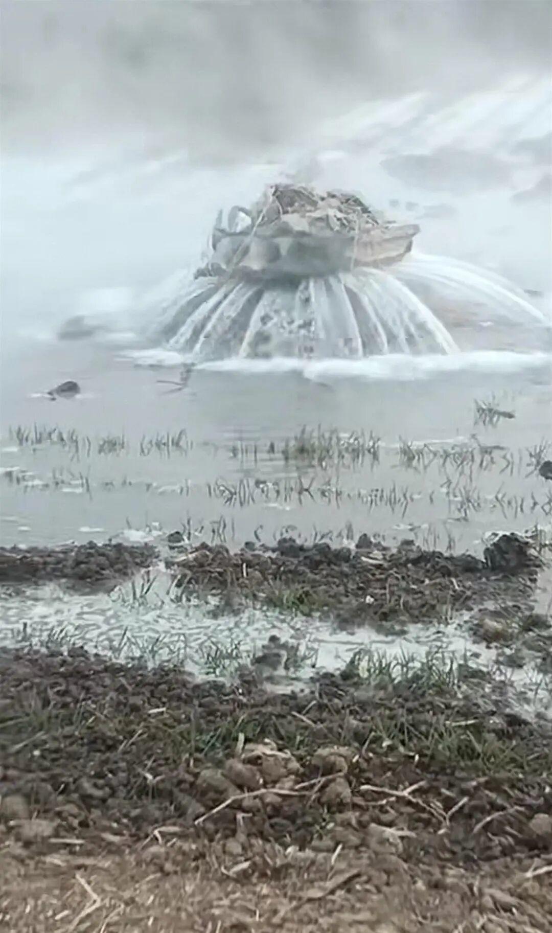 山东惊现“天然温泉井”！40度热水持续喷涌，这才是咱中国的宝藏福地！山东一