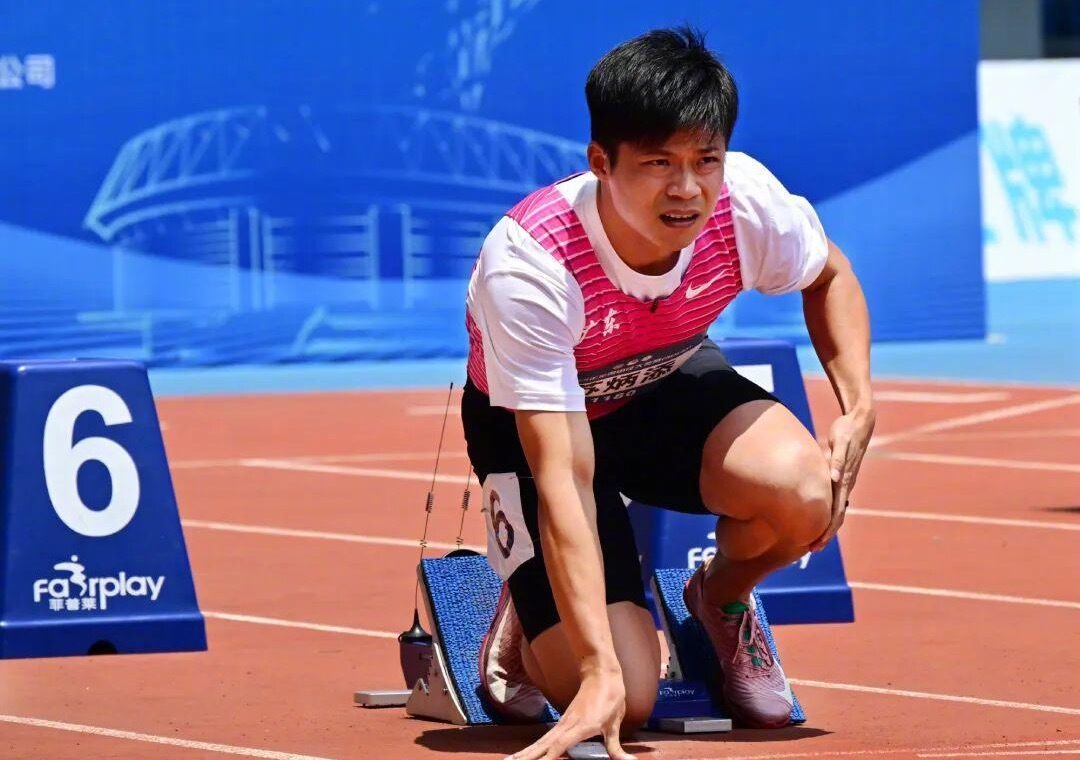 “传奇落幕”，第15届全运会男子4x100米接力决赛打响，男子100米亚洲纪录保