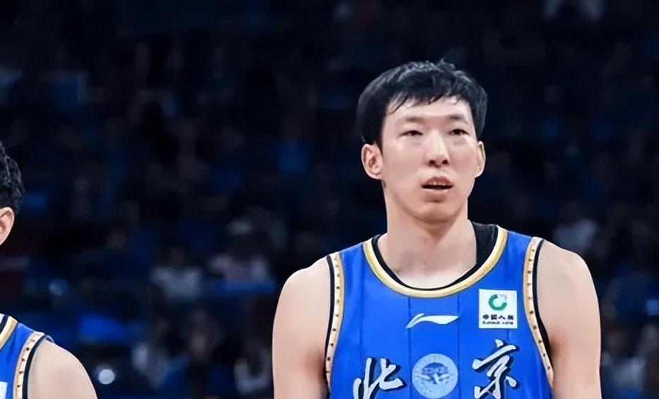 周琦：中国男篮打球为什么像无头苍蝇一样，他说出原因中国男篮战胜了卡塔尔，接着又