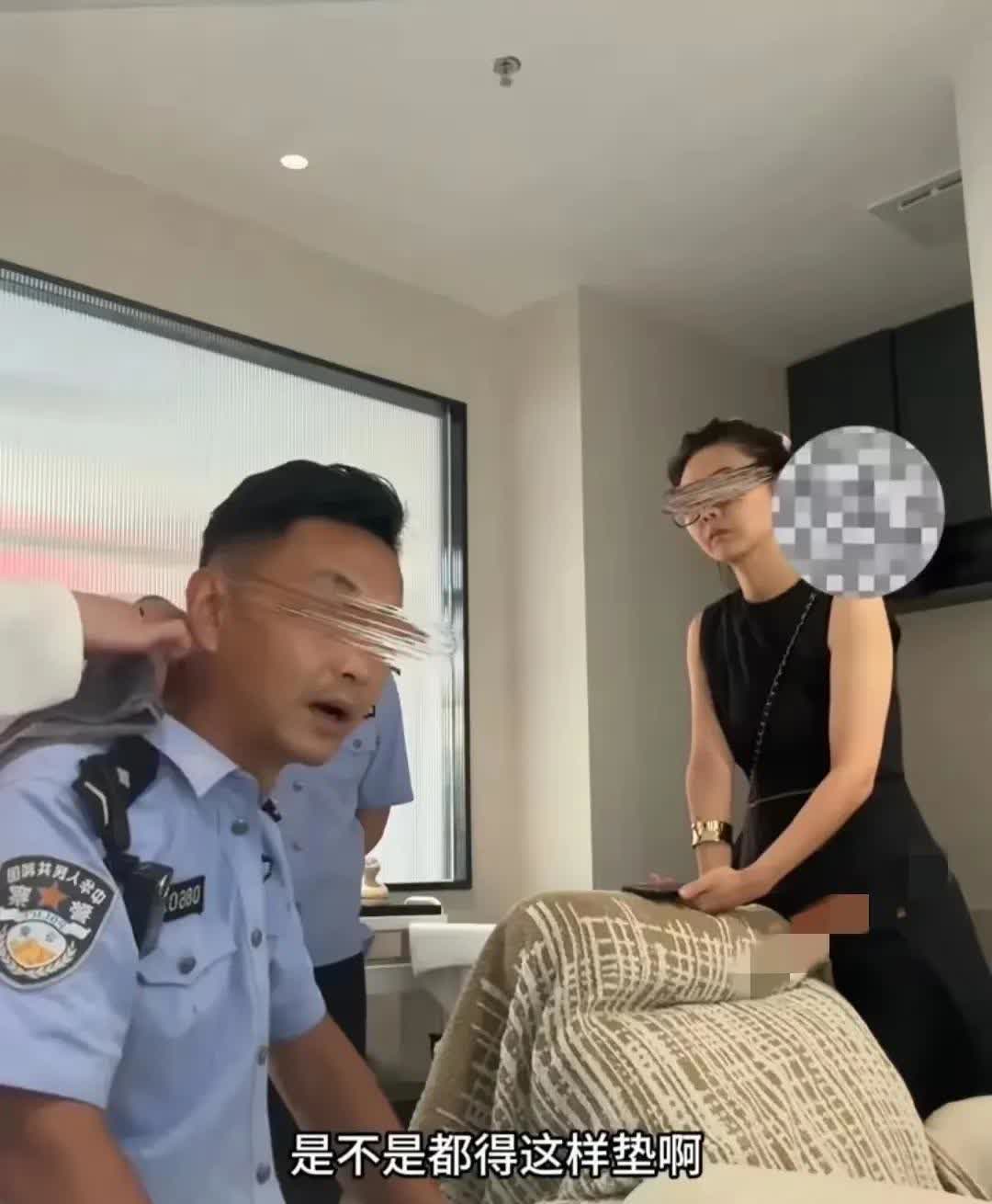 性骚扰？你配吗？更何况还只是洗头时无意间碰到了一下脖子的皮肤！这种难道不