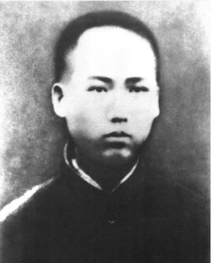 毛主席借“宝”不还，成肖劲光心病，事后回忆：为自己的小气好笑【1940年早春的