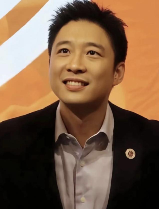 终于知道，霍启山为什么这么怕郭晶晶了。不是因为她是自己的大嫂，也不是因为她奥运冠