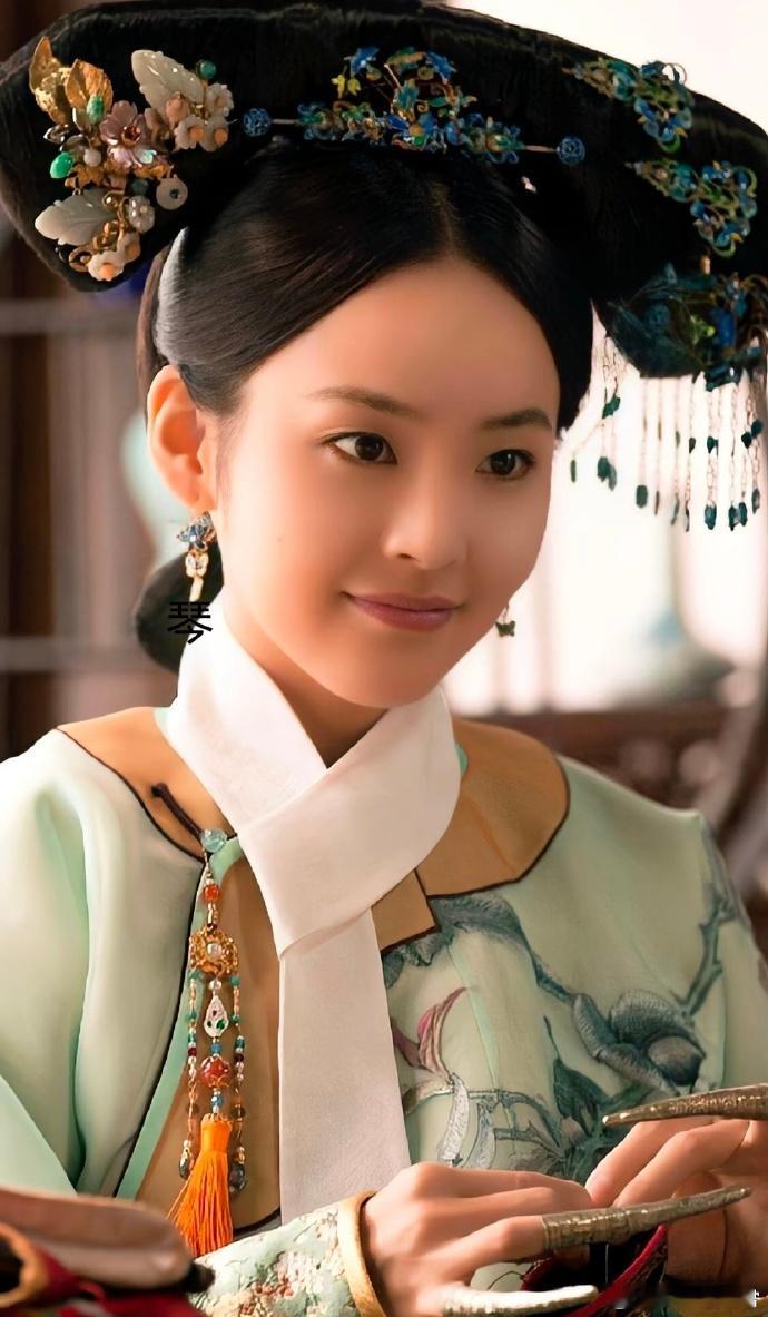 1.谭松韵和刘学义在新剧里就只有一场吻戏，还是导演觉得氛围到了，临时在剧本里加的