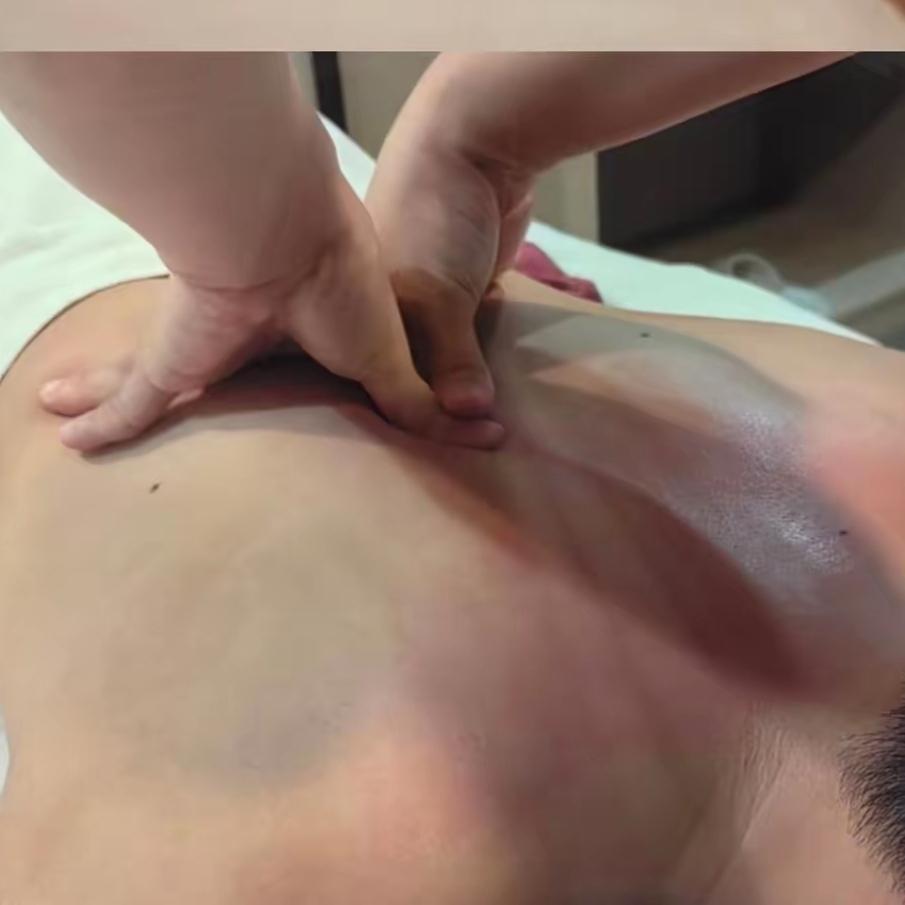 图啥呢？真的太不值了！内蒙古一位31岁的哺乳期妈妈，本来靠上门按摩辛苦养家，