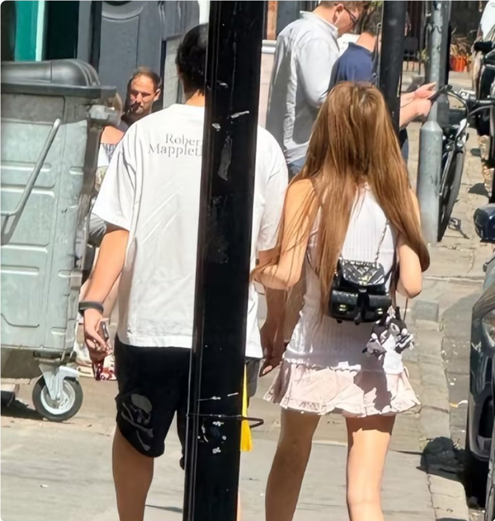 38岁王思聪伦敦偶遇！牵手女友超恩爱，3年相守打破14月恋情魔咒