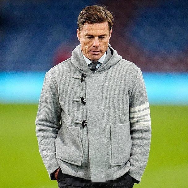 斯科特帕克下课伯恩利解雇斯科特帕克已经提前确定降级的英超球队伯恩利，官宣主帅斯