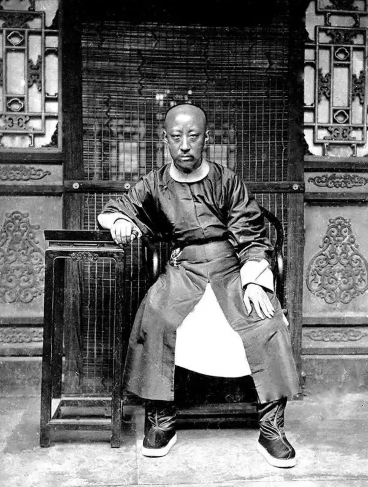 很多人以为恭亲王奕訢天生就是慈禧的“跟班”，殊不知他才是道光当年最属意的储君人选