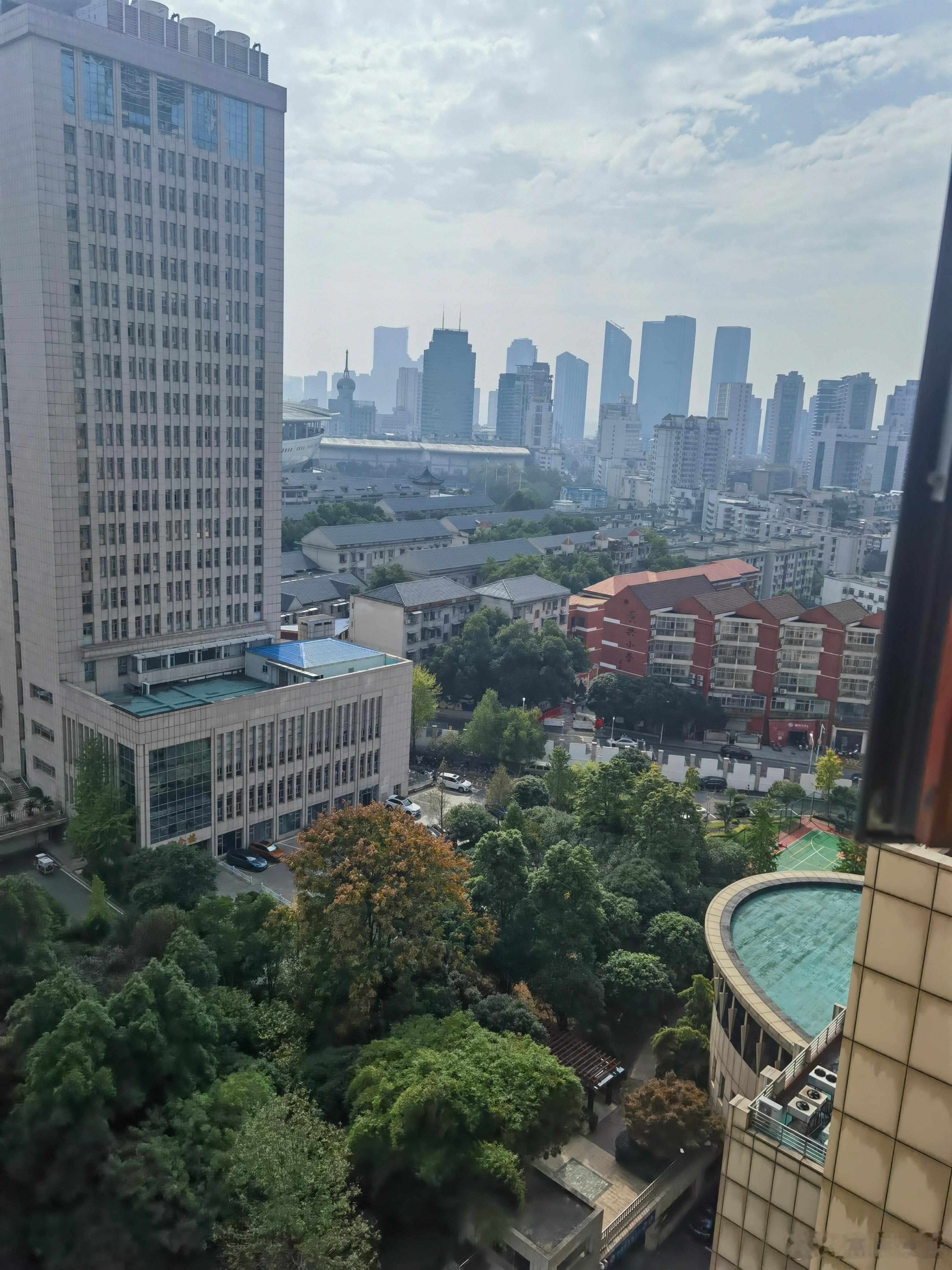 “三资”改革:地方财政的解渴之泉,还是风险之渊?当下,地方财政正经历一场前所未有