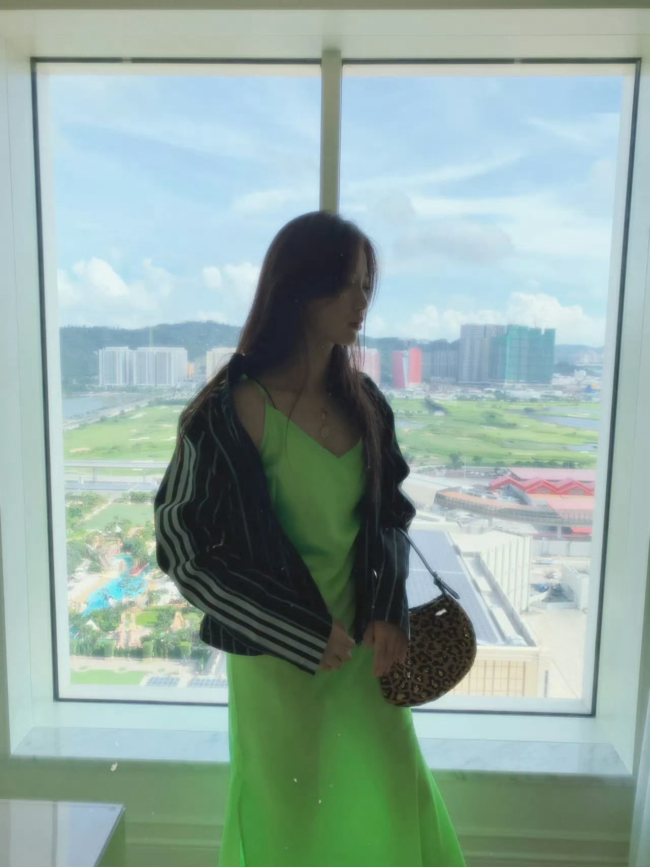 虞书欣2019.6.27鱼头🍋👗+🌸🌼📱