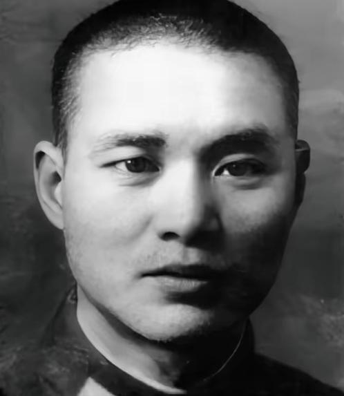 1980年，沈醉到香港看望改嫁前妻，栗燕萍惊慌地嘱咐现任丈夫：“他若抽我耳光，你