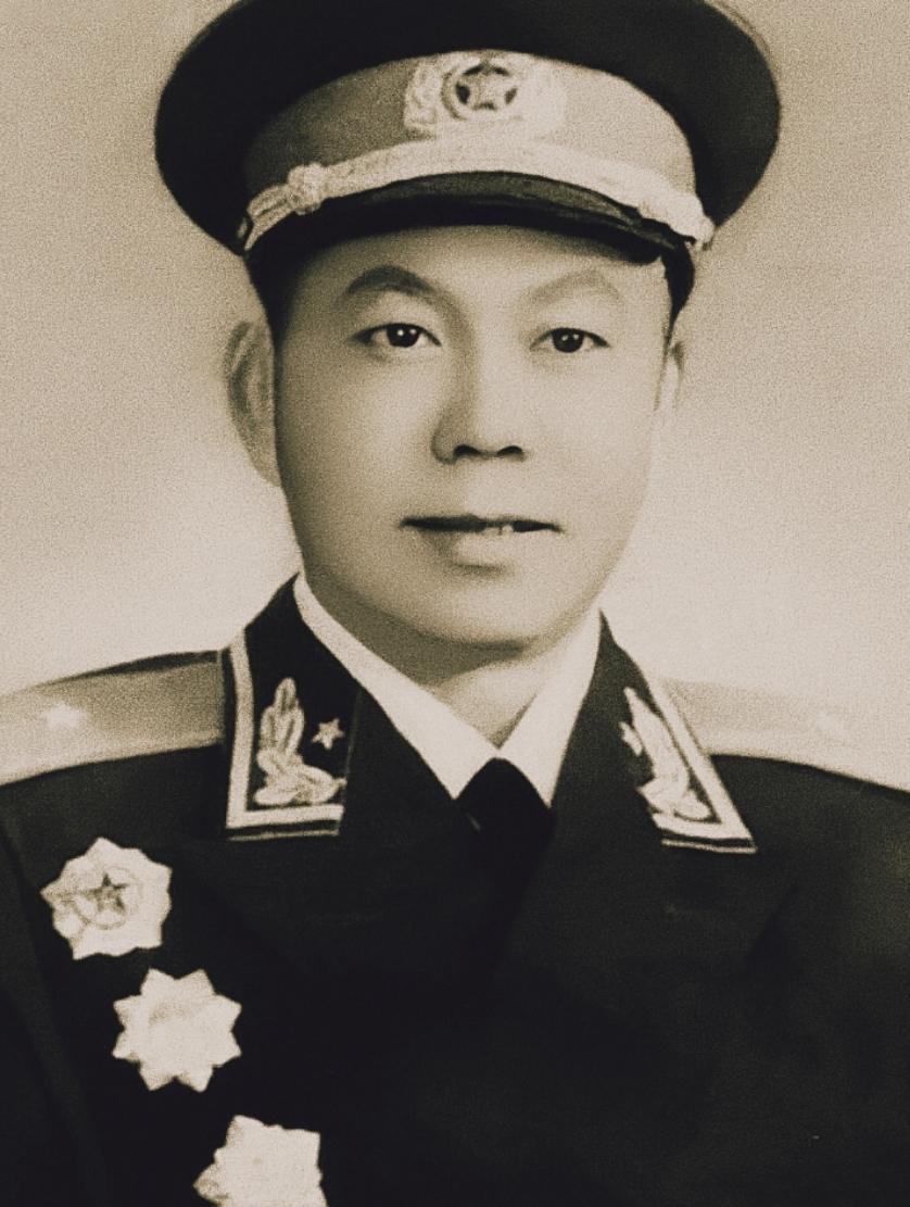 1984年3月，开国少将孔俊彪回到了老家福建宁化。在县招待所里，他对着时任县武装