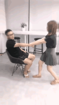 这种说法正确吗？谁旁边有个女朋友，试一下呗