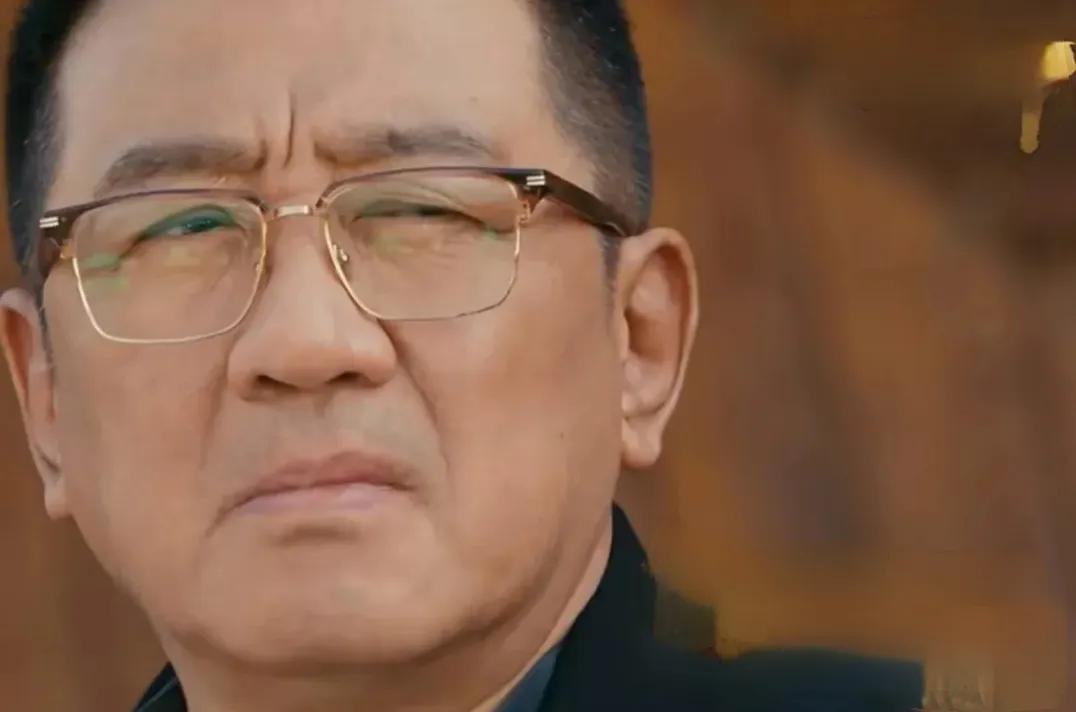 追剧《以法之名》禹天成(丁勇岱饰演)终于露脸了，他才是真正的黑老大。