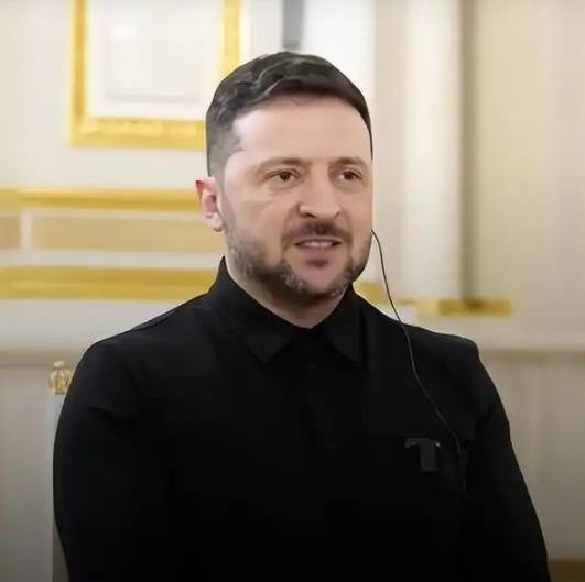 泽连斯基明确了最终底线，即便俄罗斯的火力再猛，乌克兰依旧不改初心。乌克兰总统