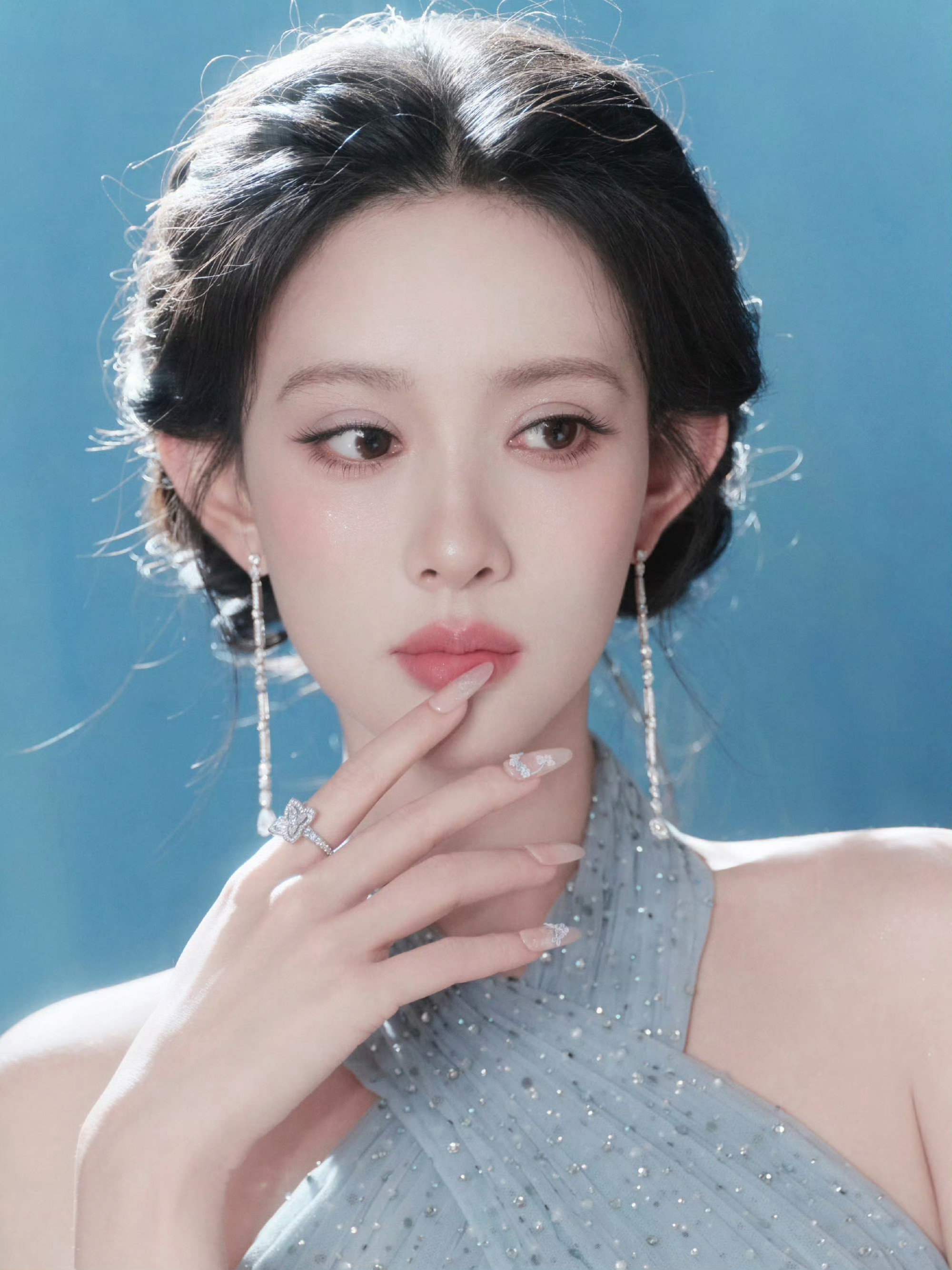 最近孟子义、赵露思、陈都灵家的粉要警惕了啊，白鹿和卢昱晓最近下沉翻车严重，粉丝急