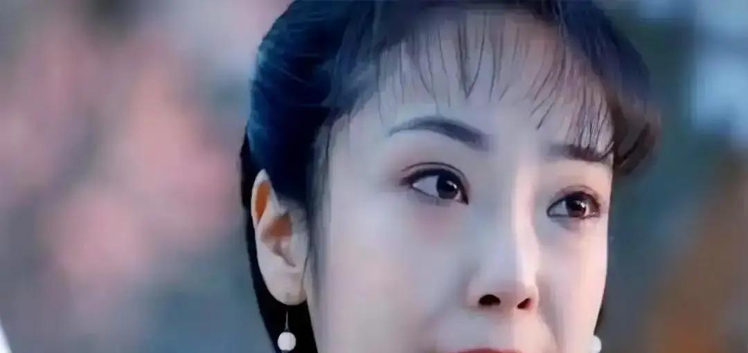 两小时妆，37%观众更爱瑕疵脸87版《红楼梦》拍欧阳奋强，每天先往下巴塞两