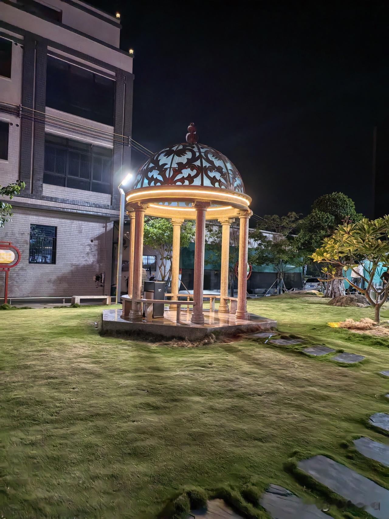 周末牛马工具人再度上线！孩子的同学要过生日，邀请了朋友参加，孩子受邀参加