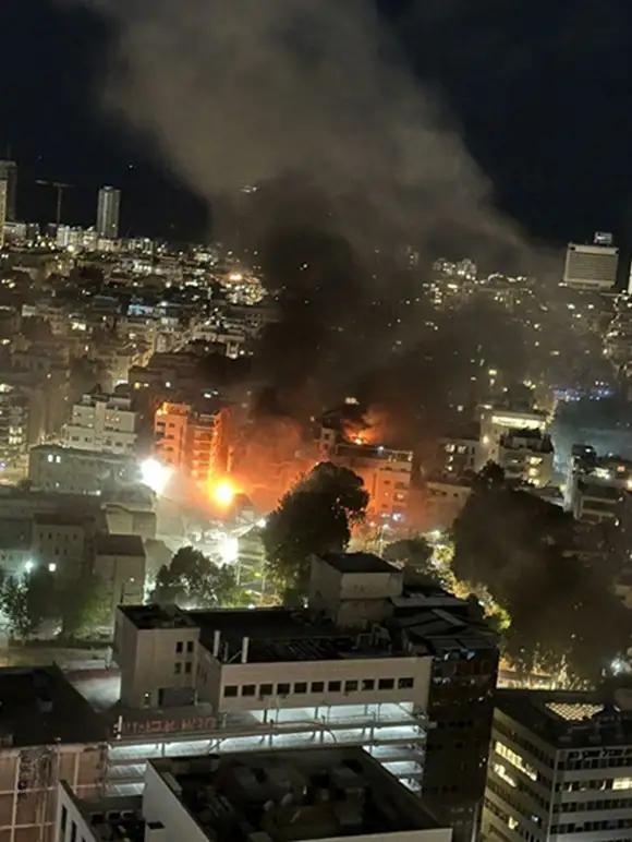 第十波打击！伊朗发起斩首攻势直击以色列本土中东战火全面升级！3月2日，伊朗