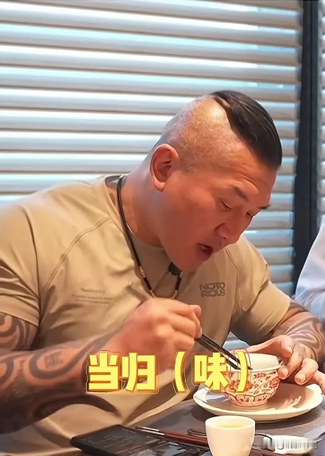 [呲牙笑]总感觉馆长后面是有高人在指点。馆长的深圳行第二日，喝了闽南菜的“鸭母汤
