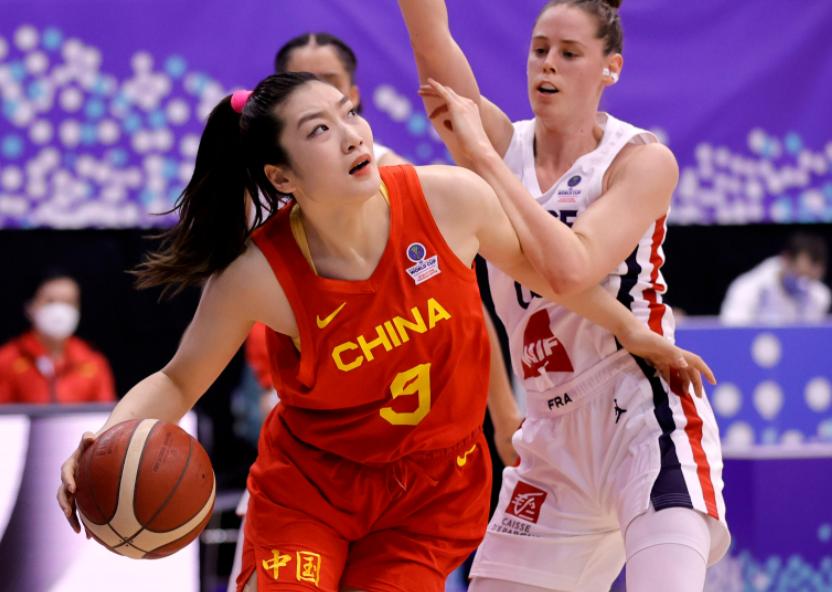 中国女篮刚出局，亚运会备战就火速提上日程！这两位王牌必须立刻紧急征召归队，郑薇和