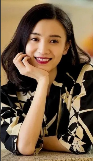 天呐！宋佳居然结婚了我竟然一直不知道一查才发现，原来她早在2022年5月