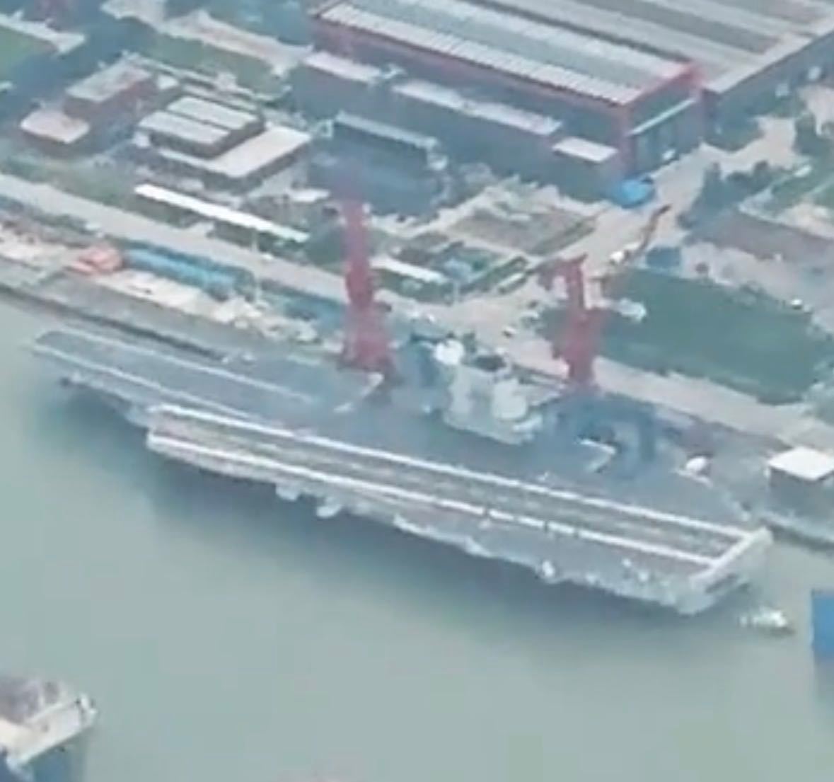 003近照，已清空甲板，准备出发[并不简单]预计要去军港刷号，准备盛大的服役仪