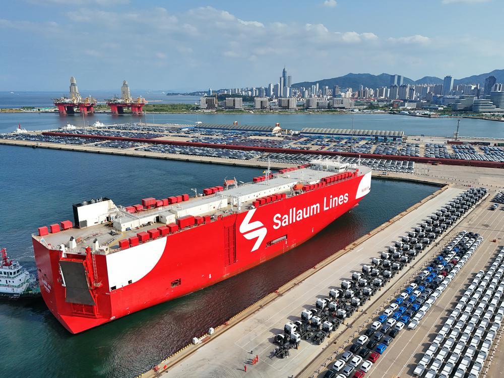 加拿大降低中国电动车100%关税，却让美国急得不行。1月16日，美国交通部长