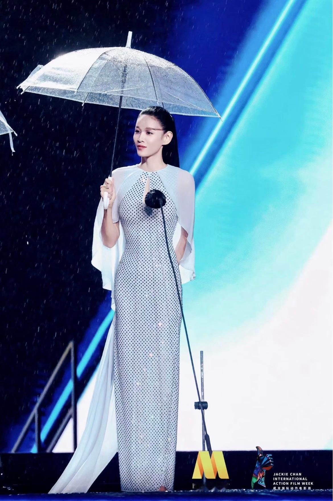 演员张蓝心疑为景甜发声孙宇晨身价或已达数百亿美金感觉这个时候谁都不要站队吧，很可