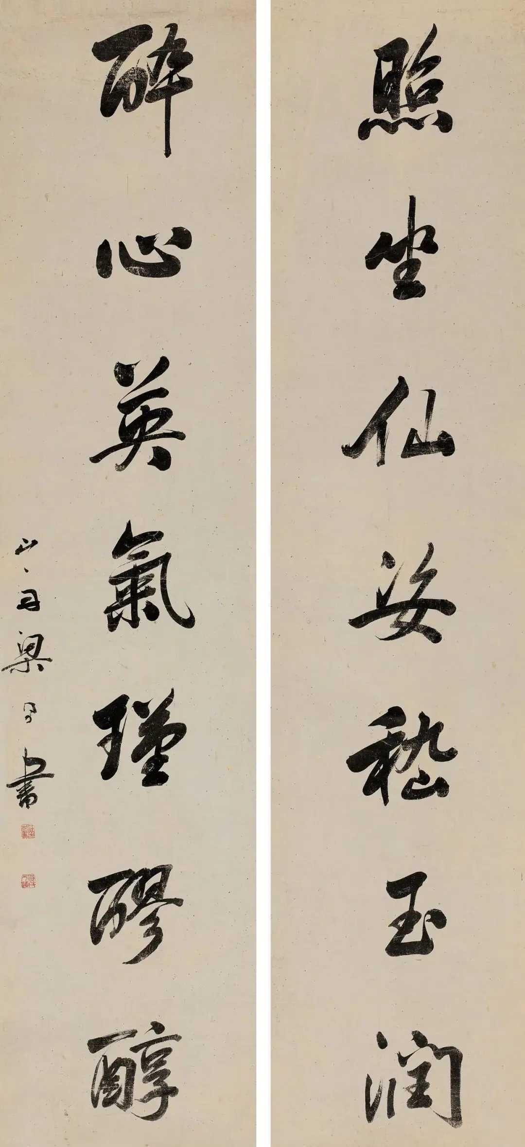 梁同书行书《照坐醉心七言联》，纸本水墨130.5×29.5cm。释文：照坐