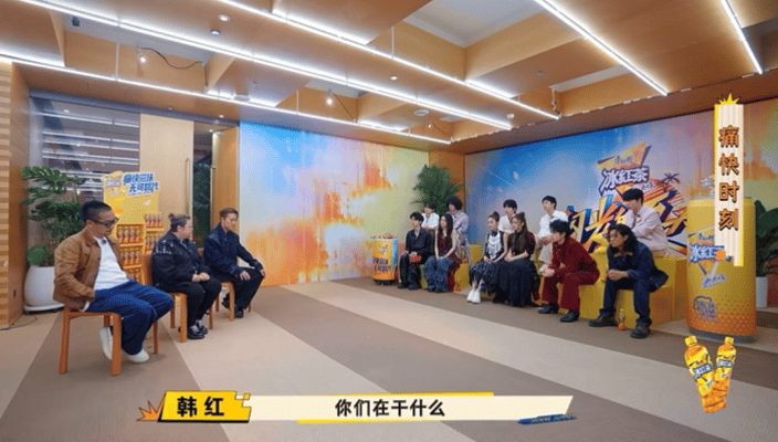6月21日，韩红当场“拆穿”选手耳机里全是节奏提示音，痛斥歌手，你们不是职业的么