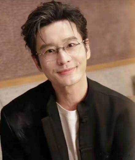 黄晓明，突然冲上热搜！黄晓明再次轰动娱乐圈，这次不是因为要和杨颖复合，而是在