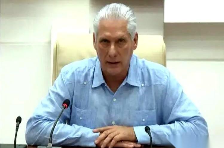 我见过趁火打劫的，但真没见过一边放火，一边盘算着怎么“收购”这片废墟的。前脚刚