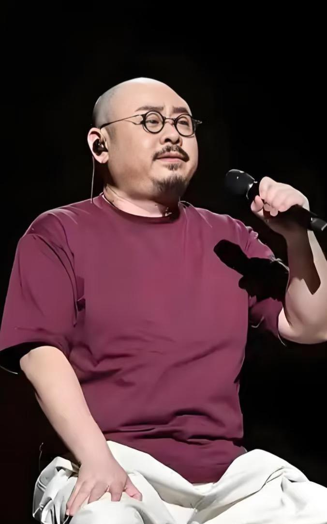 不光刀郎没想到，就连经纪人陶渊也没想到，观众不愁他唱跑调，也不愁他穿汗衫，唯