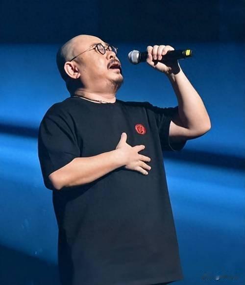 刀哥不服不行，当年大姐大说你的歌不具备审美，因为你不是这个圈子里的人，你请不动这