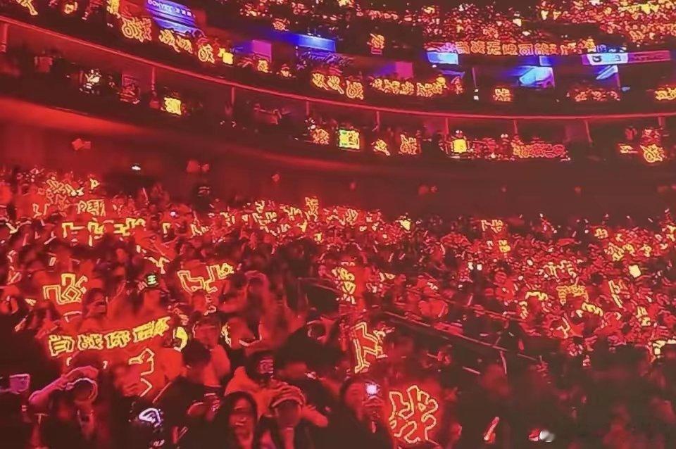 又见红海，真的太震撼啦！还得是我战战，小飞侠的爱永远炙热明亮！2026东方卫视跨