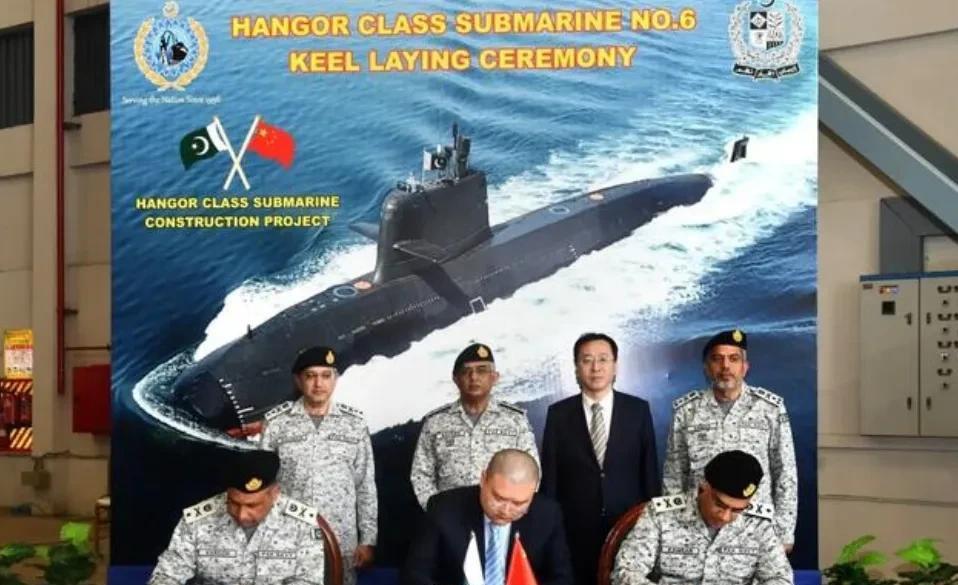 巴基斯坦够买我国出口型S-20吨位3000吨常规潜艇在长江水域海试，并且有一个特