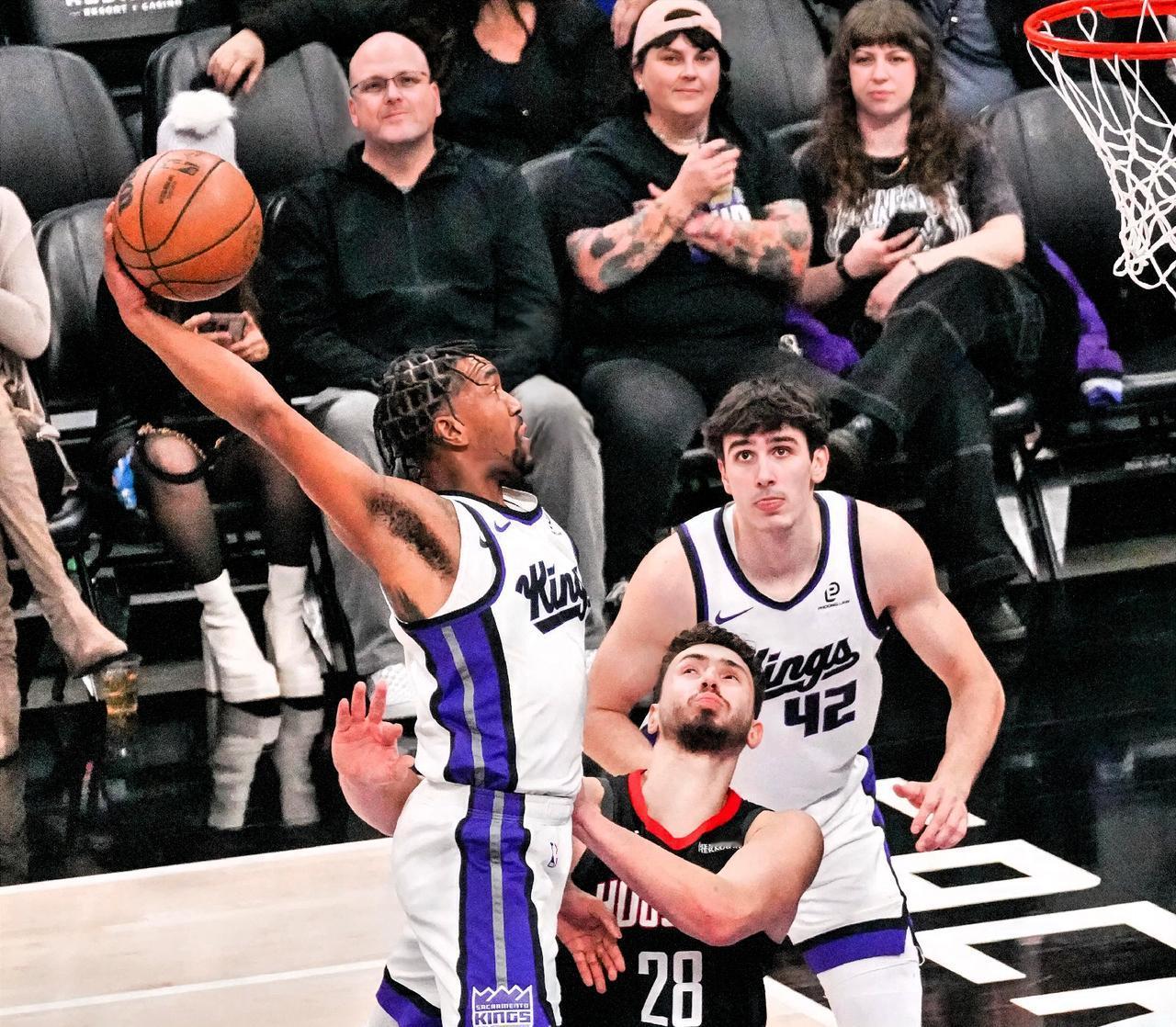 。一、当前处境：大坑难填截至1月14日，国王8胜24负西部第14，场