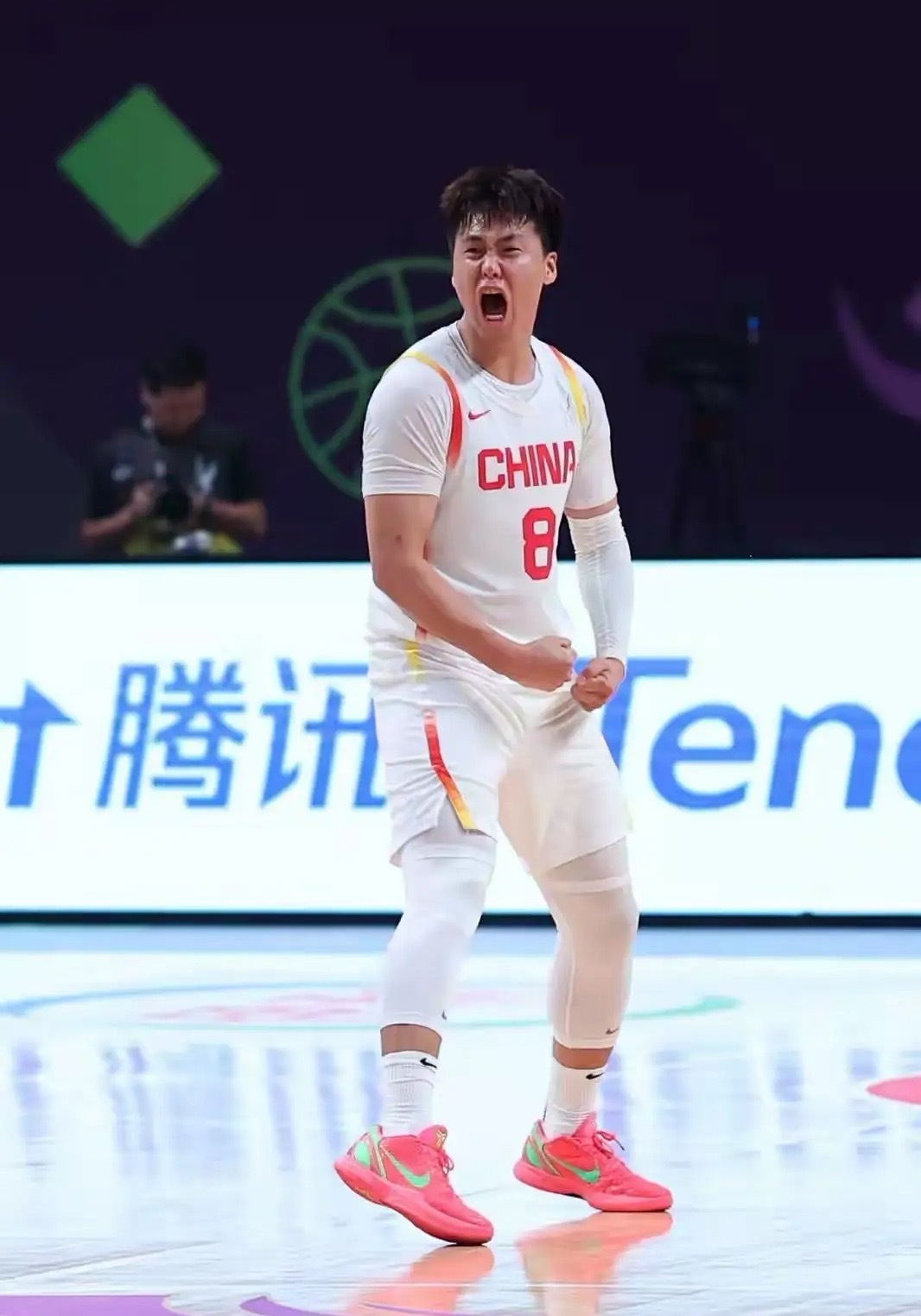 篮世预赛，中国🇨🇳76-80🇰🇷韩国，球员表现评分:1、张镇麟——98分