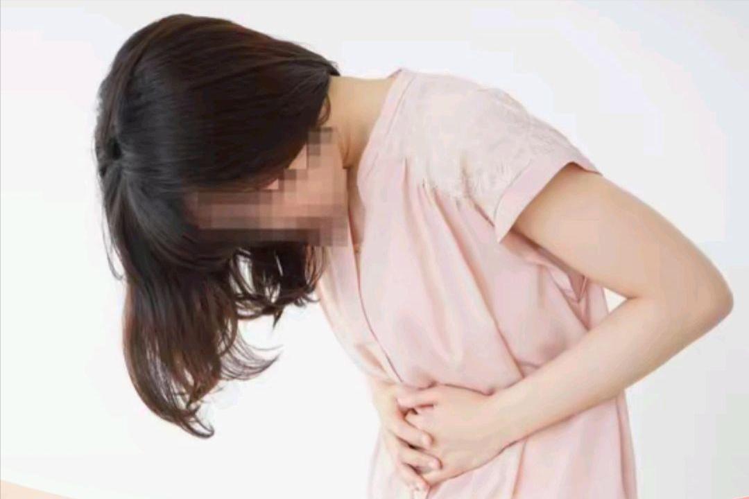 六盘水，一名女子怀上了情人的孩子，可对方早已成家。她找不到男方后，径直上门，打算