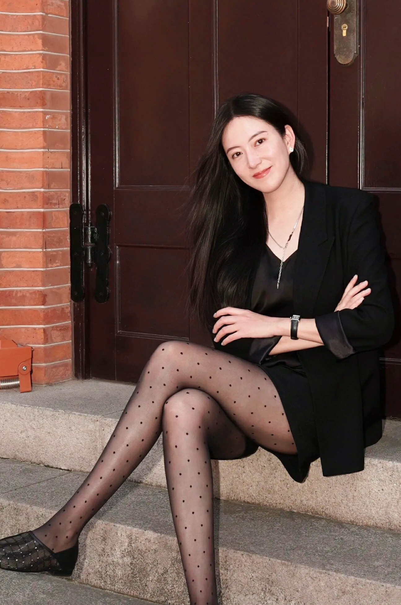 又见波点黑丝，就是鞋子“真丑”(๑>؂<๑）