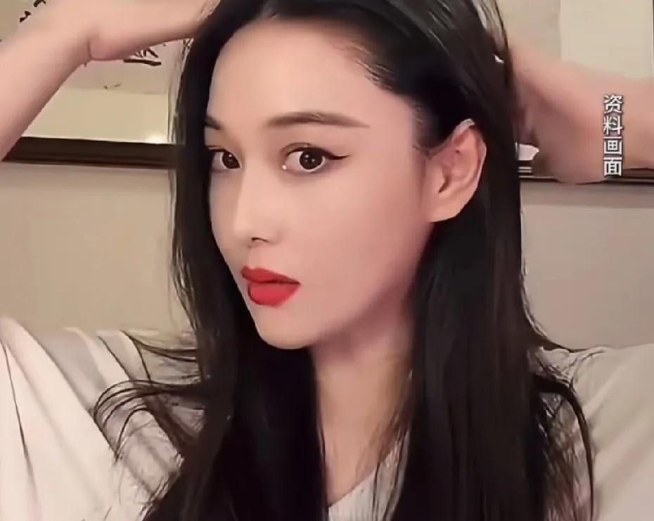 张馨予这吐槽说出了多少人的无奈张馨予直播里说自己后脑勺特别扁，每次做造型都要特