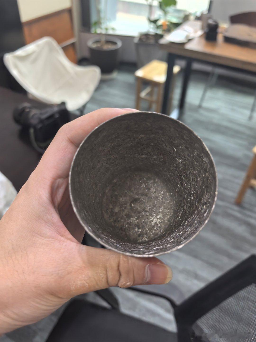 第一代杯子我还在用感觉蛮舒服的，每天多喝好几杯水