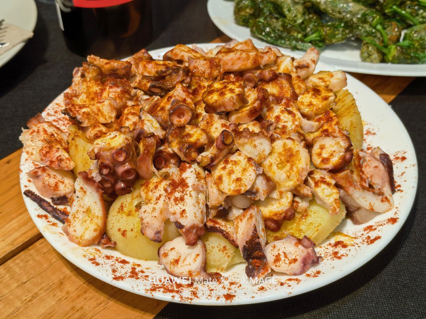 图1-4昨晚找的一家本地西班牙菜，味道不错，很符合我的口味尤其是图3的虾，他们这