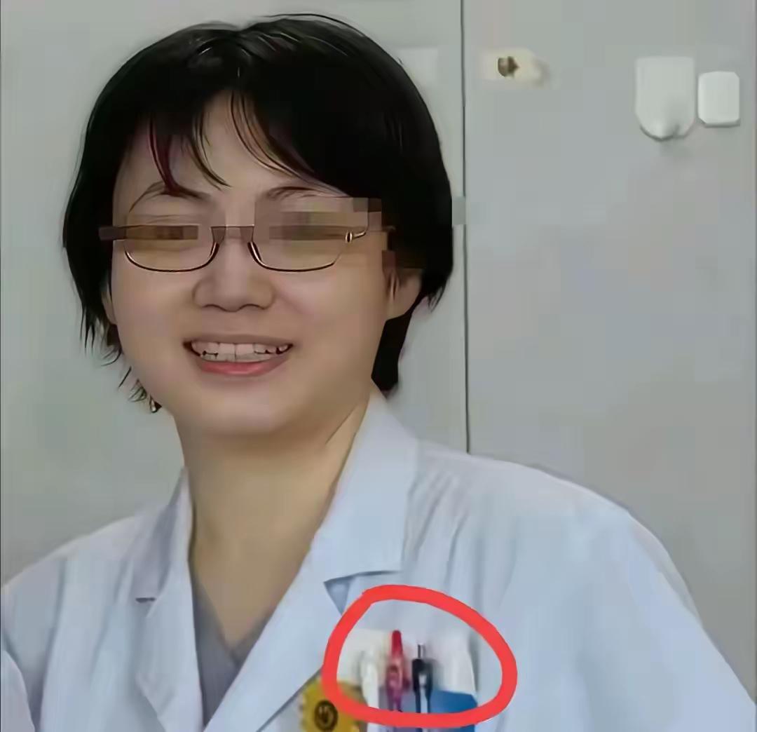 这是最近被大家持续关注的肖飞医生的妻子也是一名医生，很多人称她为谷医生看见