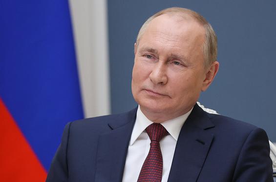 哈萨克斯坦一点面子也没给俄罗斯，普大帝脸都黑了！托卡耶夫在俄罗斯圣彼得堡出席欧亚