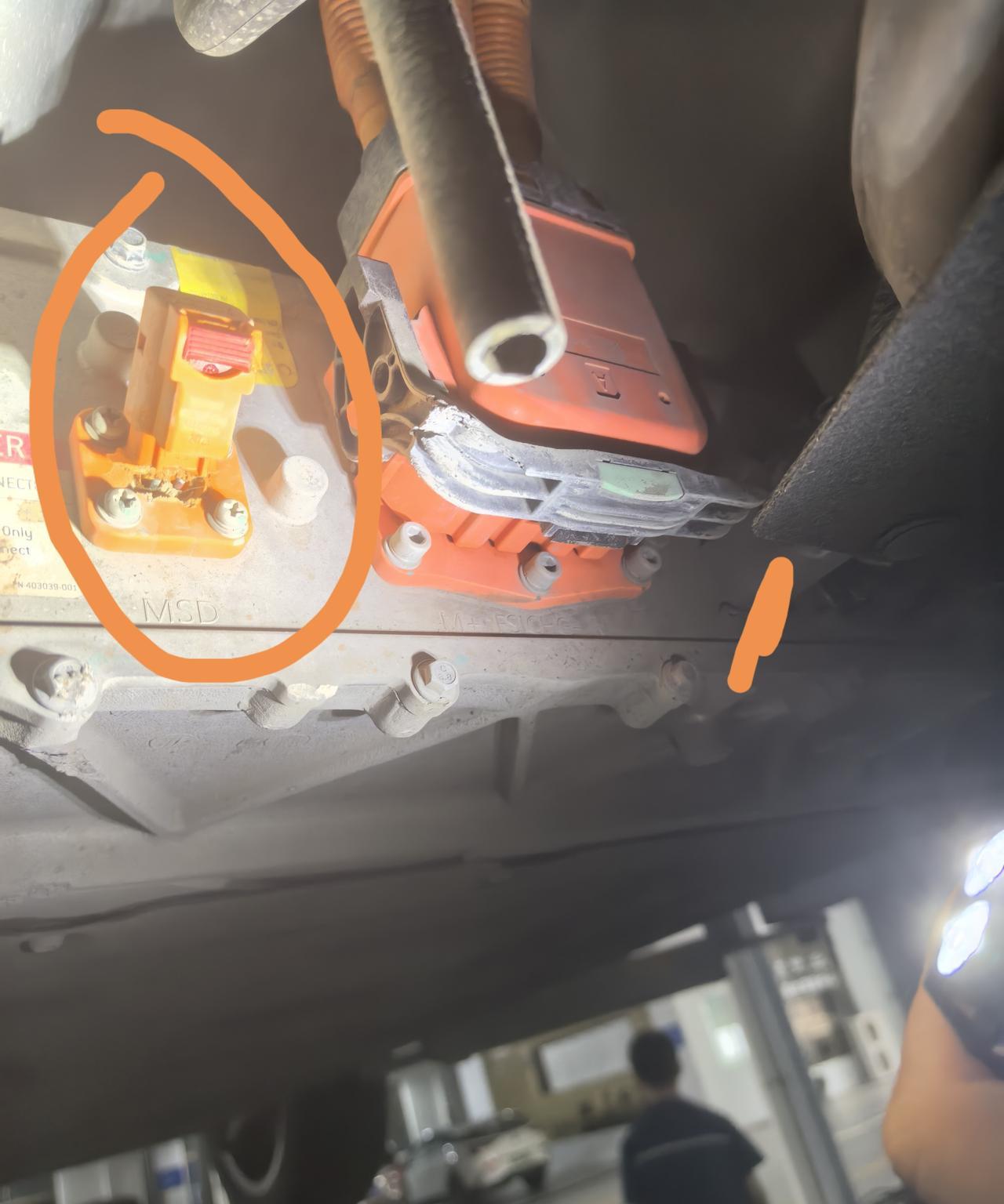 我用我的亲生经历来告诉大家，我的油车是二三年十一月买的，就是一个十多万的代步车而